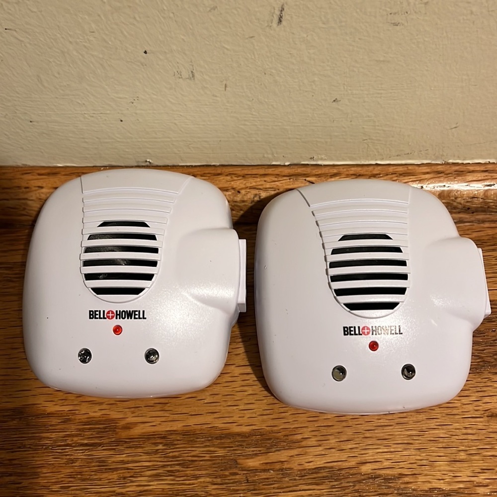 Bell & Howell Ultrasonic Pest Repeller - Picture 6 of 13